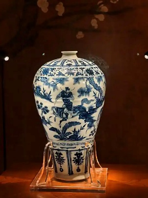 元青花萧何月下追韩信图梅瓶