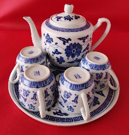 江西瓷业公司青花缠枝莲茶具