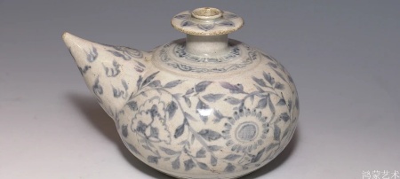 越南青花缠枝莲纹军持